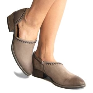 BUENO Distressed Leather booties Gray brown color Size 37